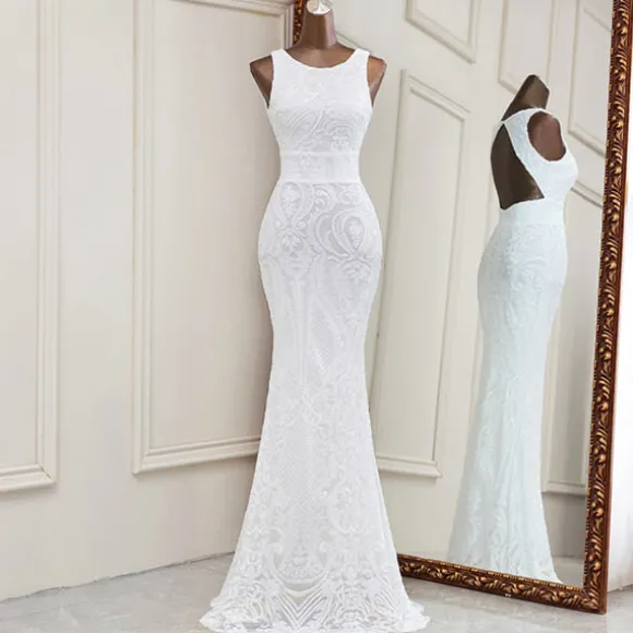 Outlet Princesse Fleurie Robe de Mariée Fleurie Coupe Fourreau