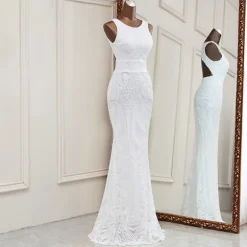 Outlet Princesse Fleurie Robe de Mariée Fleurie Coupe Fourreau