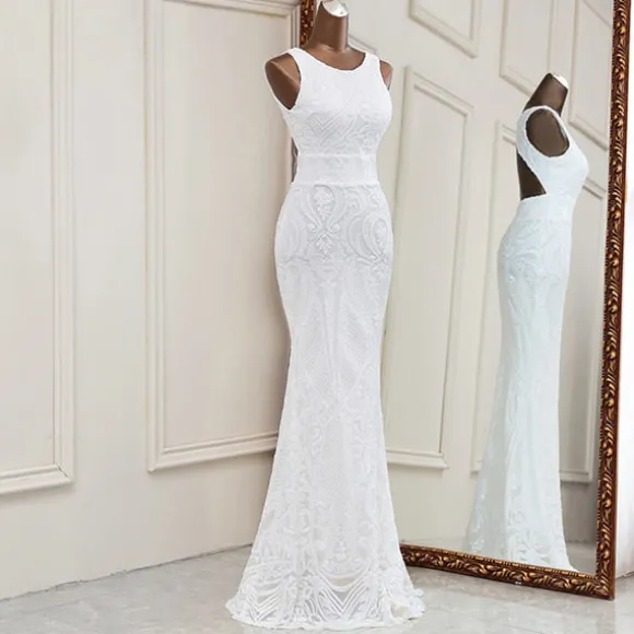 Outlet Princesse Fleurie Robe de Mariée Fleurie Coupe Fourreau